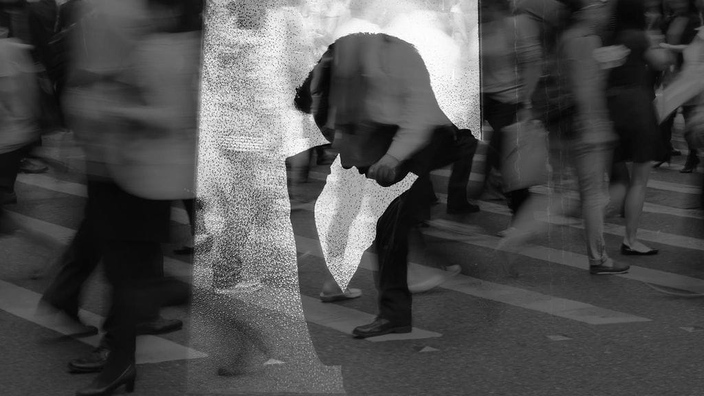 Erot yksinasuvien ja yhdessä asuvien kuolleisuudessa korostuvat etenkin tapaturmaisissa, väkivaltaisissa ja alkoholiin liittyvissä kuolinsyissä.