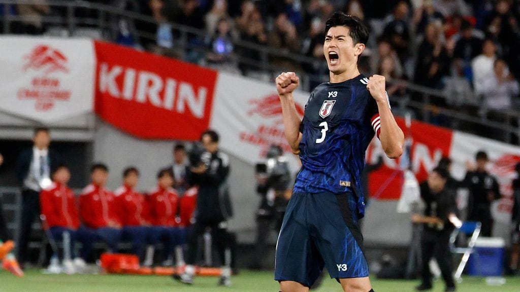 Japanin Shogo Taniguchi juhli maalia Brasiliaa vastaan.