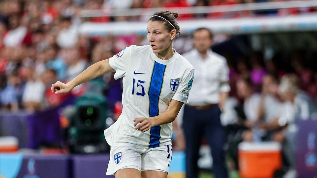 Natalia Kuikka on ulkona.