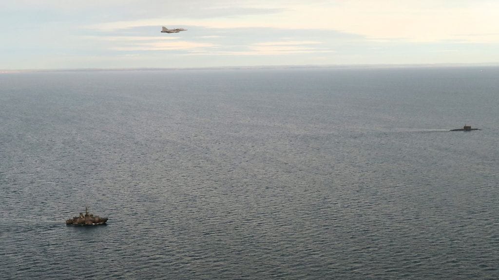 Ruotsin puolustusvoimat seuraa venäläisen sukellusveneen liikkeitä Itämerellä.