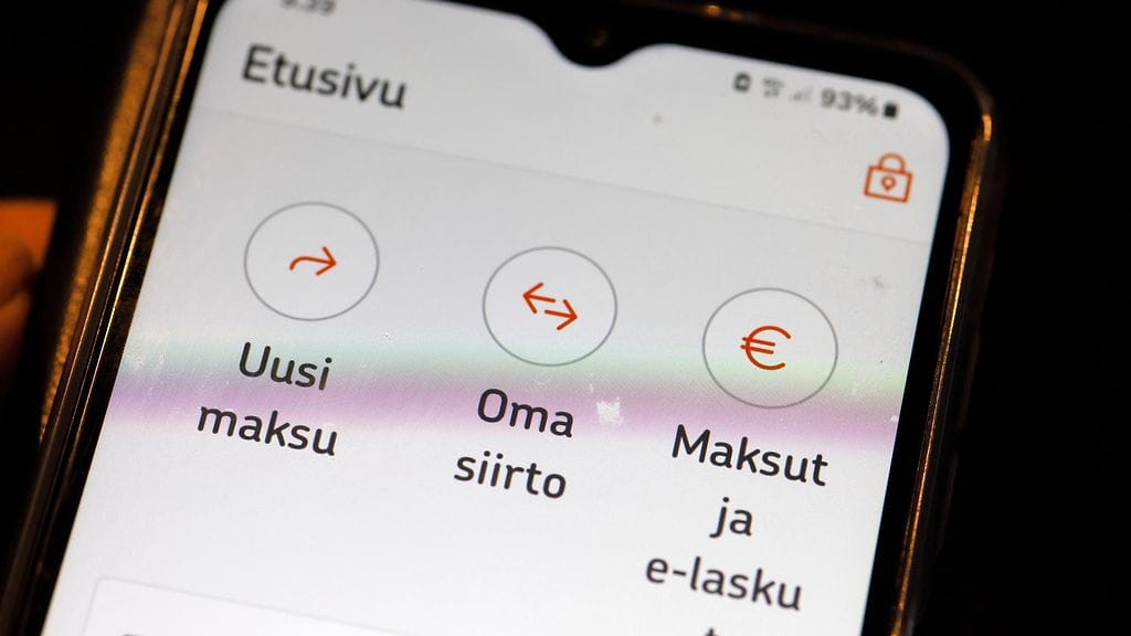 Poliisi muistuttaa, että omia verkkopankkitunnuksia ei tule antaa kenellekään puhelimessa, sähköpostilla, tekstiviestillä tai keskustelualustoilla.