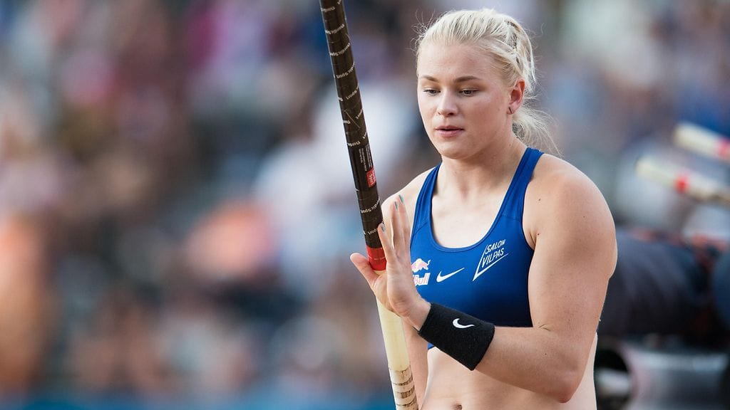 Wilma Murto kertoo uutuuskirjassa kärsineensä painopuheista erityisesti vuosina 2018–2019. Myös yhteistyö valmentaja Jarno Koivusen kanssa oli tuolloin tauolla. Kuva heinäkuulta 2018.