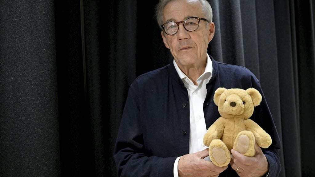 Taloustieteilijä Sixten Korkman vastaanotti Vuoden isovanhempi 2025 -tunnustuksen Helsingissä 17. lokakuuta 2025. Tunnustuksen myöntää Vanhus- ja lähimmäispalvelun liitto VALLI ry.