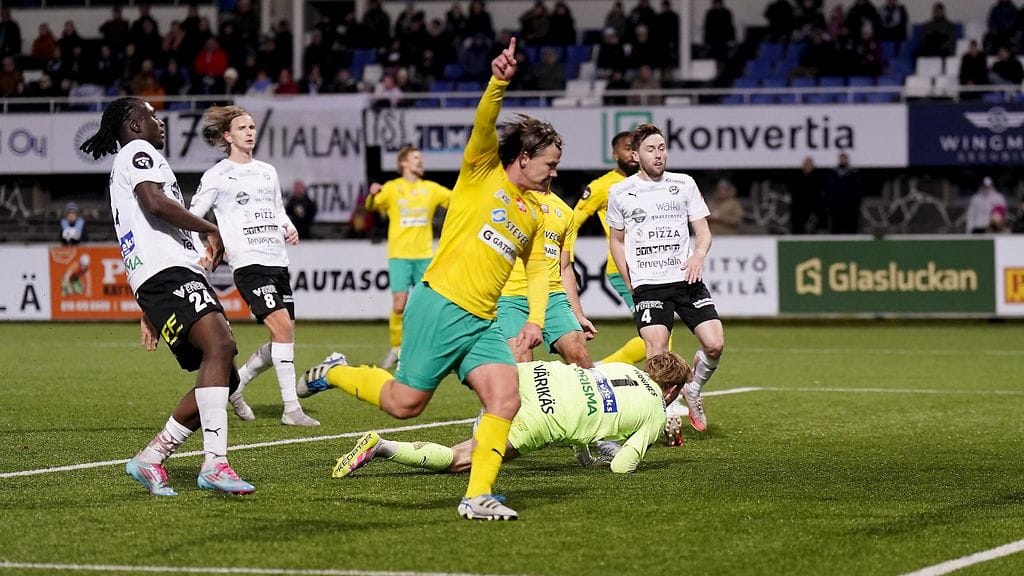 KTP:n Petteri Forsell tuuletti 1–1-tasoitusmaalia Hakaa vastaan.