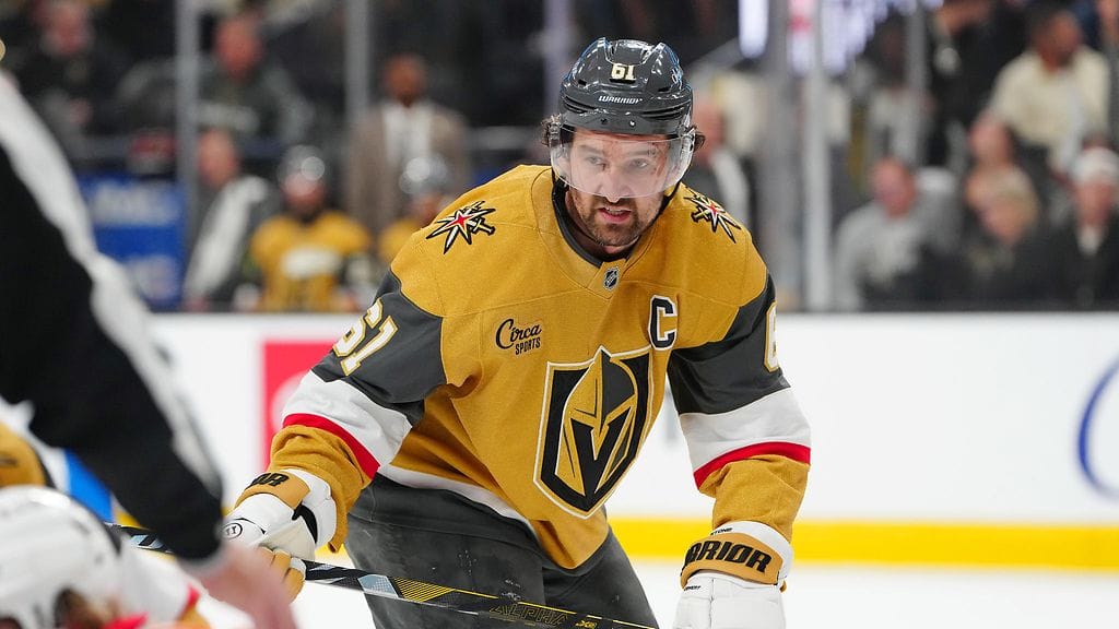 Mark Stone on johdattanut Vegas Golden Knightsin NHL:n piikkipaikalle. Nyt joukkue joutuu kuitenkin tulemaan toimeen ilman kapteeniaan.