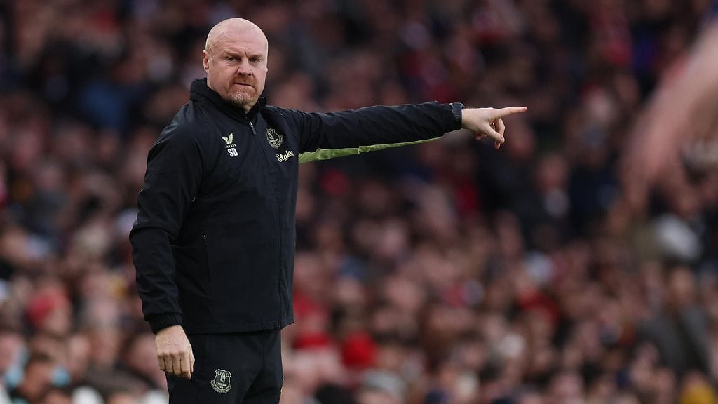 Dyche toimi tammikuuhun asti Evertonin päävalmentajana.