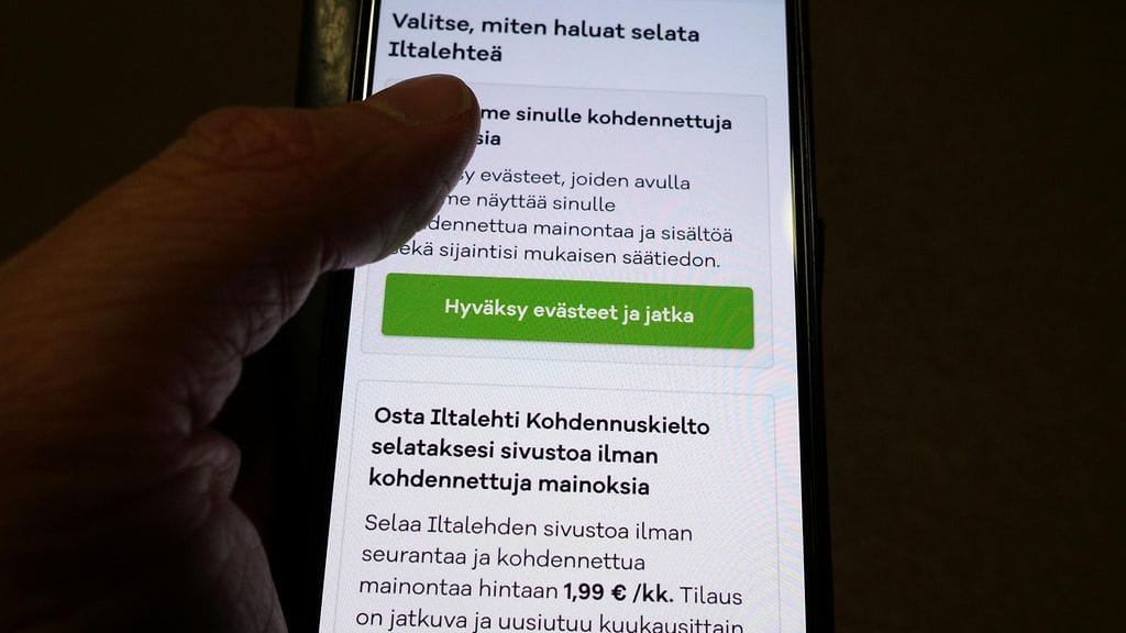 Iltalehden mukaan sen verkkosivuja voi jatkossa käyttää ilman kohdennettua mainontaa maksamalla 1,99 euroa kuukausittain.