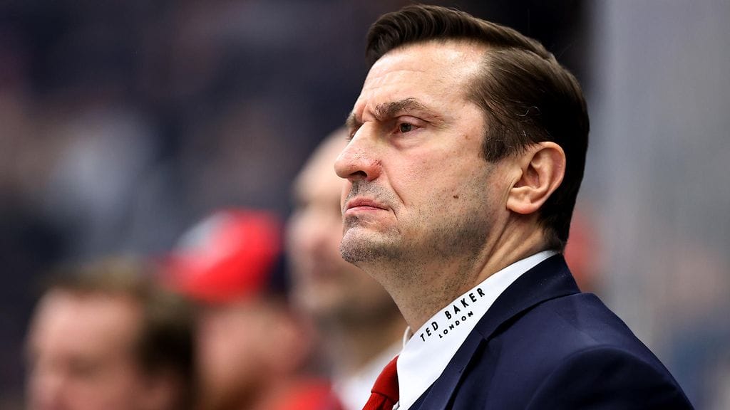 Ville Peltonen valmensi vielä viime kaudella HIFK:ta.