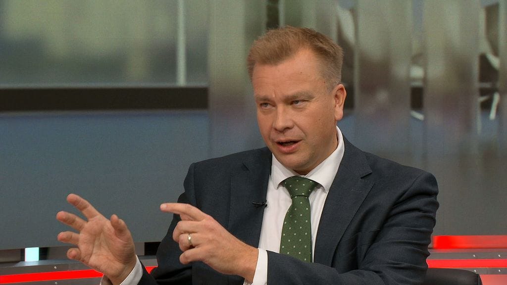 Antti Kaikkosen mukaan hallituksen poukkoilu hyydyttää tällä hetkellä investointeja.
