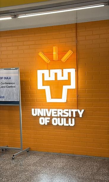 Oulun yliopistossa järjestetään elämänhallintataitoihin keskittyvä kurssi, jonka nimi on Maailman onnellisin opiskelija.