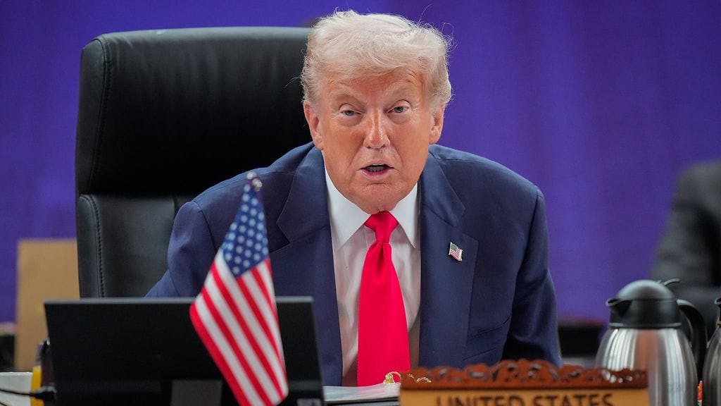 Donald Trump 26.10.2025 puhumassa Kaakkois-Aasian maiden yhteistyöjärjestö eli ASEAN huippukokouksessa.