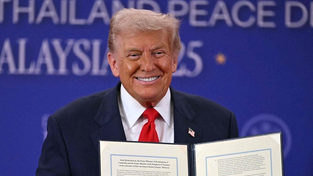 Presidentti Donald Trump allekirjoitti maiden välisen rauhansopimuksen sunnuntaina.