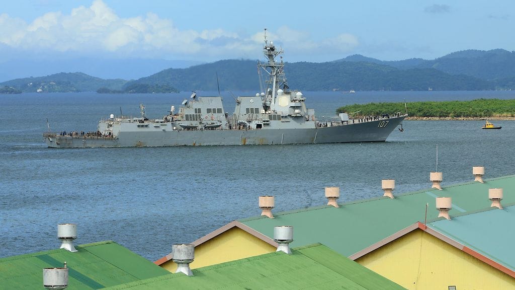 Yhdysvaltain laivaston hävittäjä USS Gravely saapui Trinidad ja Tobagon pääkaupunkiin Port of Spainiin sunnuntaina.