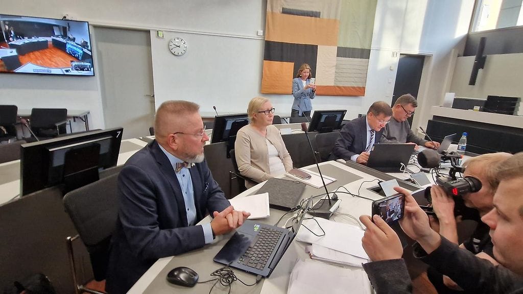 Syyttäjä vaatii Anneli Auerille ja hänen entiselle miesystävälleen Jens Kukalle rangaistusta yhteensä 18 seksuaali- ja väkivaltarikoksesta. Molemmat syytetyt ovat jo istuneet tuomionsa.