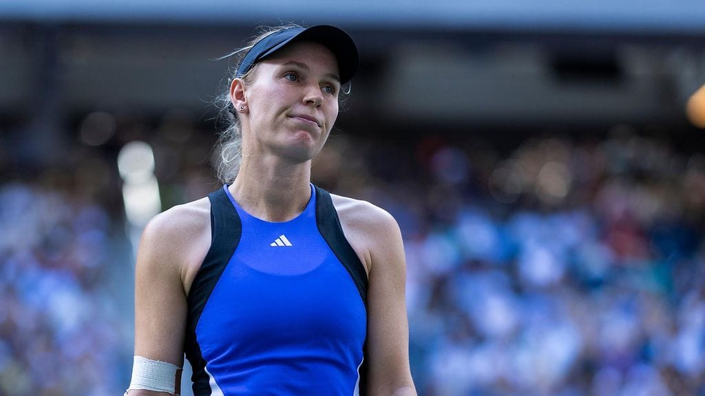 Caroline Wozniacki kirjoitti ratkaisuaan kritisoineesta Peter Bastiensenista tennisasiantuntijana lainausmerkeissä.