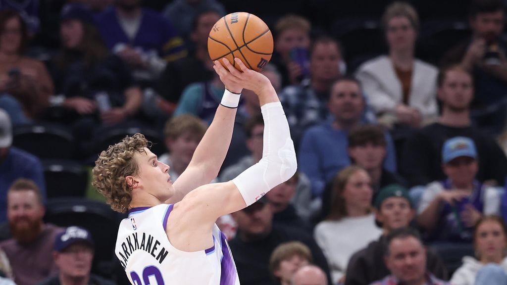 Lauri Markkanen pussitti ainoana yli 30 pistettä.