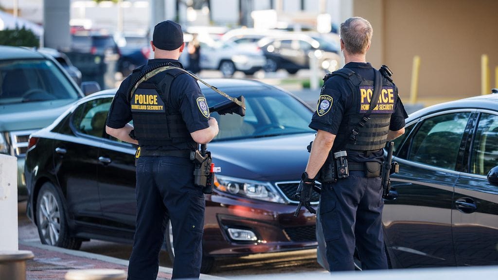 Kuvituskuva. Adelsonin perheen matriarkka pidätettiin vuonna 2023 vain viikko hänen poikansa Charlesin saaman tuomion jälkeen.