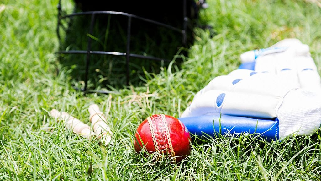 Nuori krikettipelaaja on poissa. Kuvituskuva.