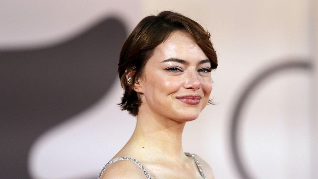 Emma Stone leikkasi hiuksensa kokonaan pois Bugonia-elokuvaa varten.