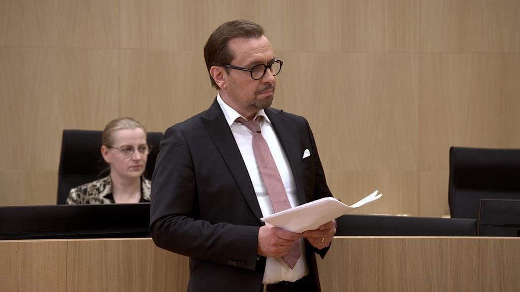 Janus Hanski nähdään Salatut elämät -sarjassa.