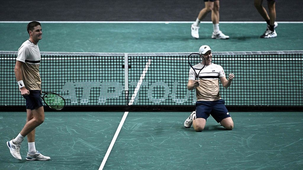 Harri Heliövaara (oik.) ja Henry Patten voittivat Masters-turnauksen Pariisissa.