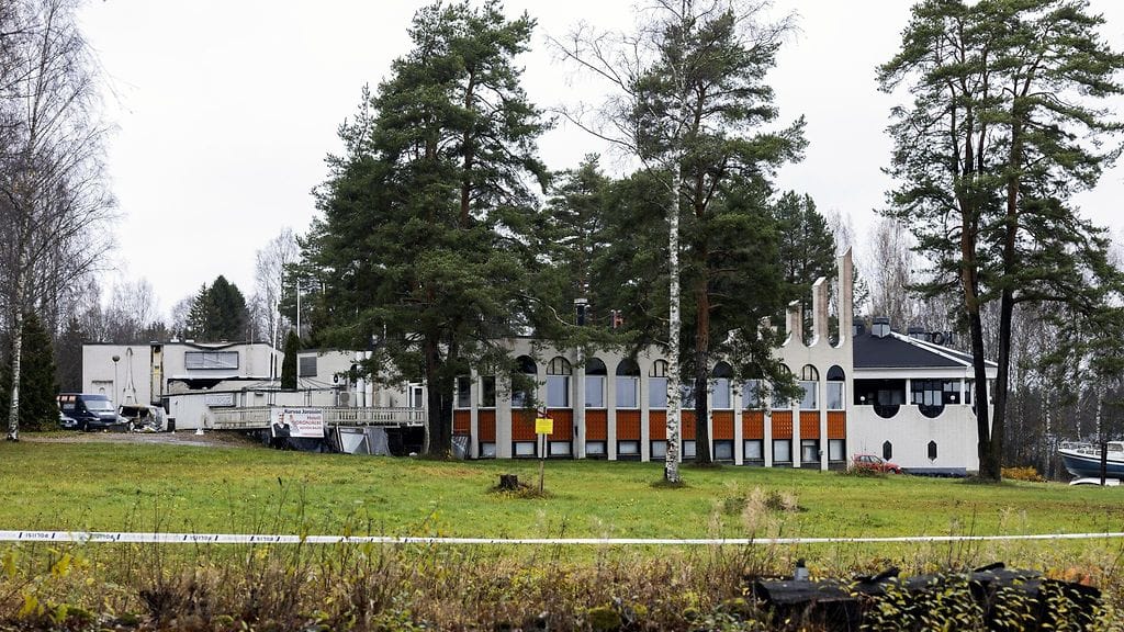 Räjähtänyt auto oli suomalaisen yrityksen liisaama pakettiauto. Autossa räjähti kaksi kaasupulloa.