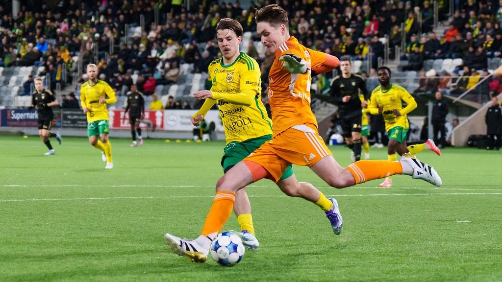 Roope Riski teki Ilvekselle kaksi tärkeää osumaa SJK-ottelussa.