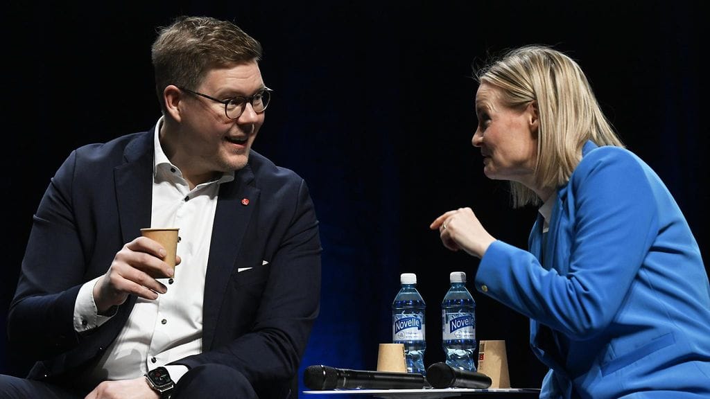 SDP:n puheenjohtaja Antti Lindtman ja perussuomalaisten puheenjohtaja Riikka Purra.