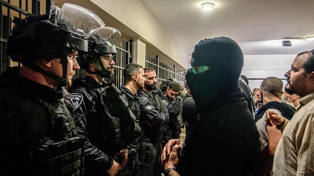 Äärioikeistolaiset aktivistit tunkeutuivat Sde Teimanin vankilaan sen jälkeen, kun Israelin asevoimien sotilaat oli pidätetty seksuaalisesta väkivallasta epäiltyinä. Kuva on otettu 29. heinäkuuta 2024.