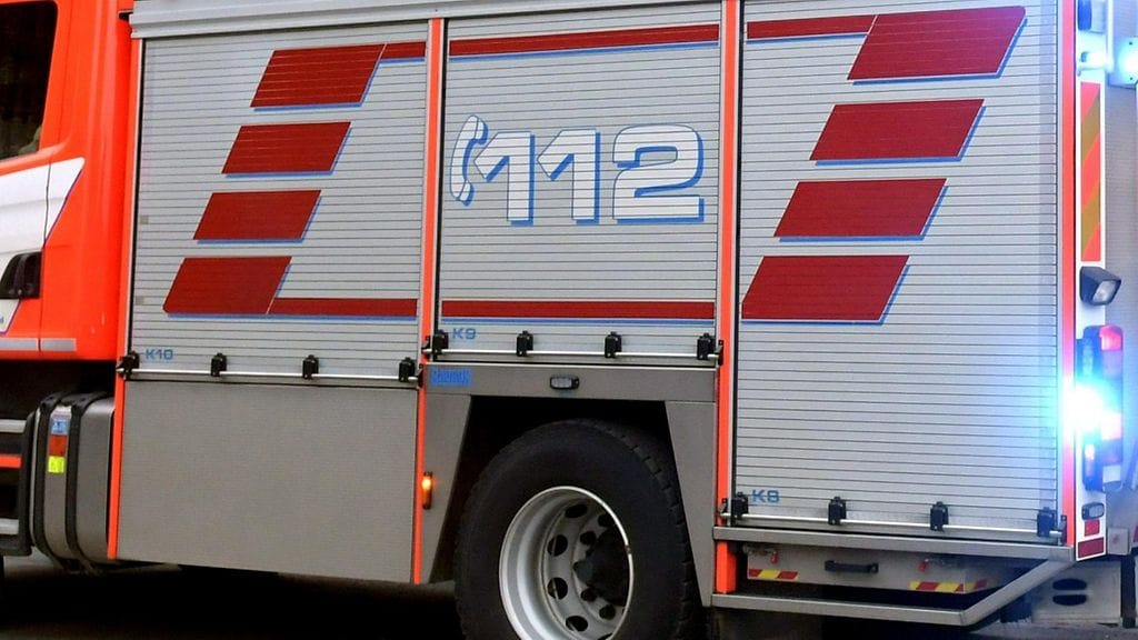 Ilotulitteita sisältäviä varastokontteja on syttynyt palamaan Janakkalassa.