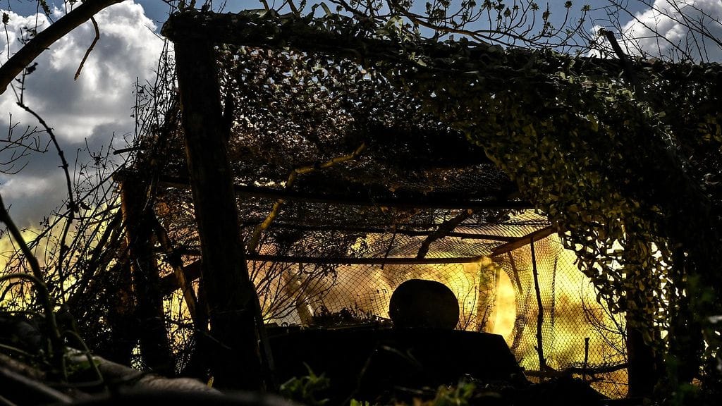 Kuvituskuva Ukrainan tykistöyksikön sotilaista Pokrovskin alueella elokuussa 2025.