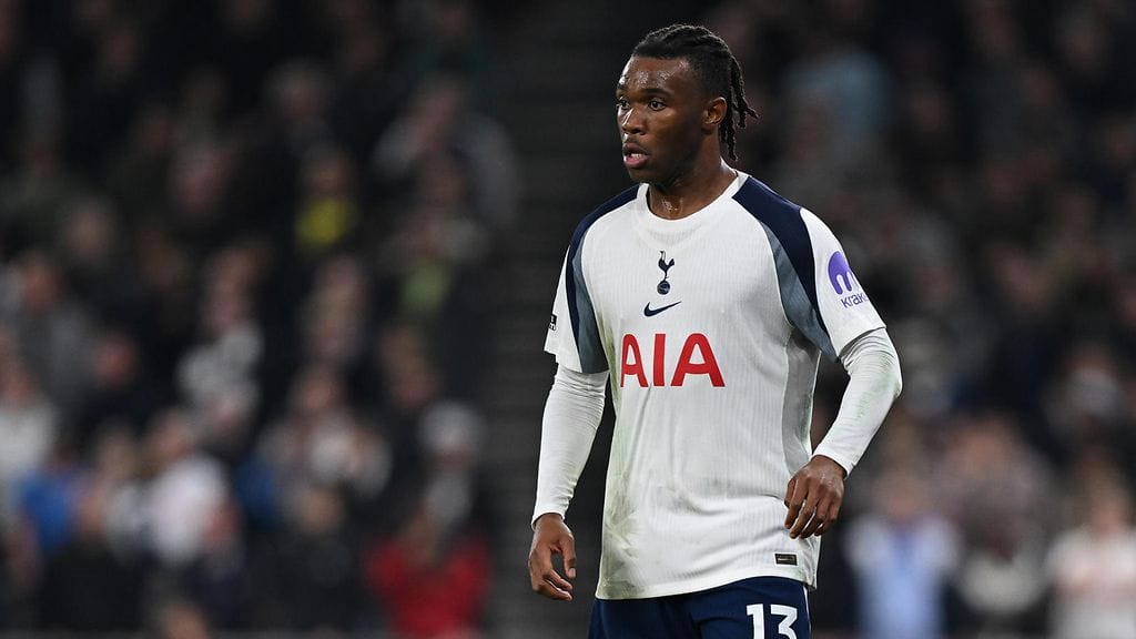 Jalkapalloagentti uhkasi Valioliigan Tottenhamissa pelaavaa Destiny Udogieta.