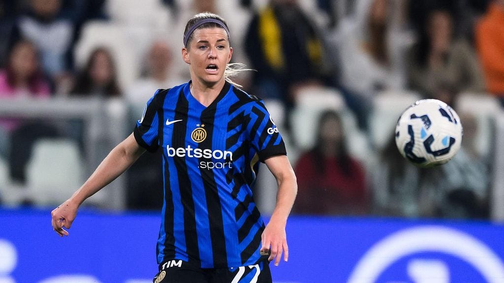 Interin Olivia Schough loukkasi kätensä vakavasti.