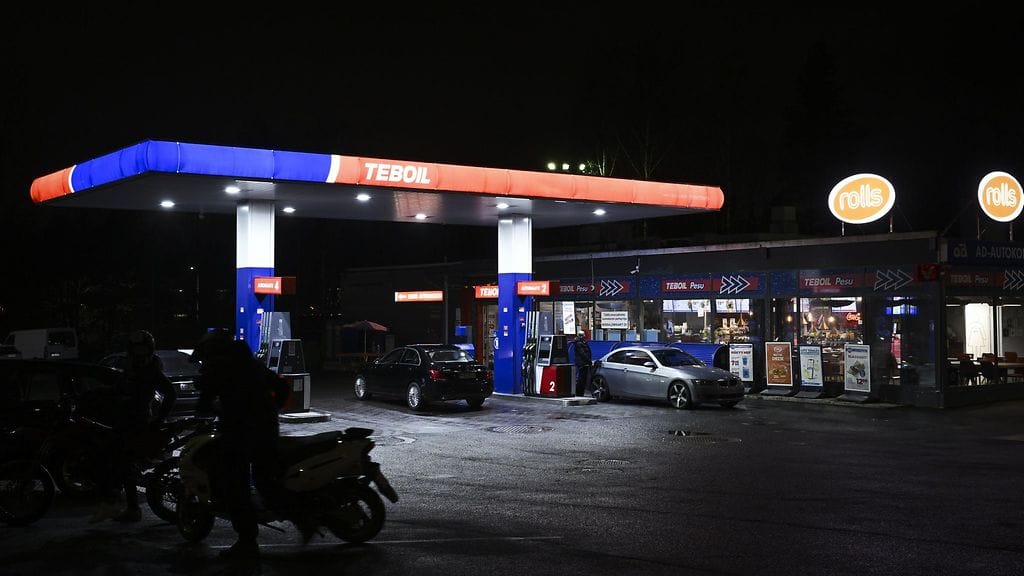 Teboilin huoltoasema Helsingin Pakilassa.