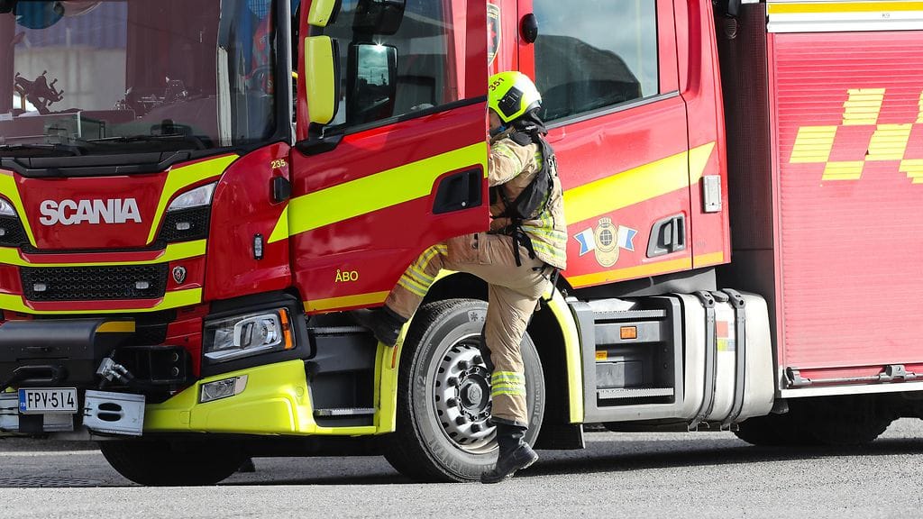 Kuvituskuva. Ilmoitus tulipalosta Lahden Latosaarentiellä tuli poliisille ja pelastusviranomaiselle hätäkeskukselta noin kello 10.30.