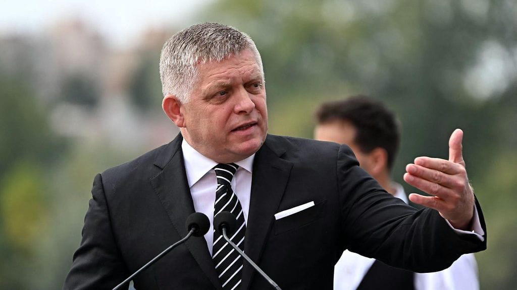 LK101125 ROBERT FICO