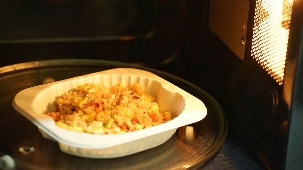 Mikromuoveja on monissa eri elintarvikkeissa. Niitä voi saada esimerkiksi prosessoidun ruoan kautta.