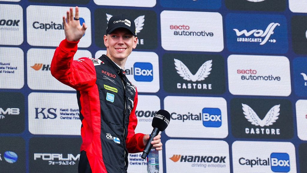 Sami Pajarin ensimmäinen täysi kausi Toyotalla on ollut varovaisen nousujohteinen. Hän saavutti uransa ensimmäisen palkintosijan Japanista viime viikolla.