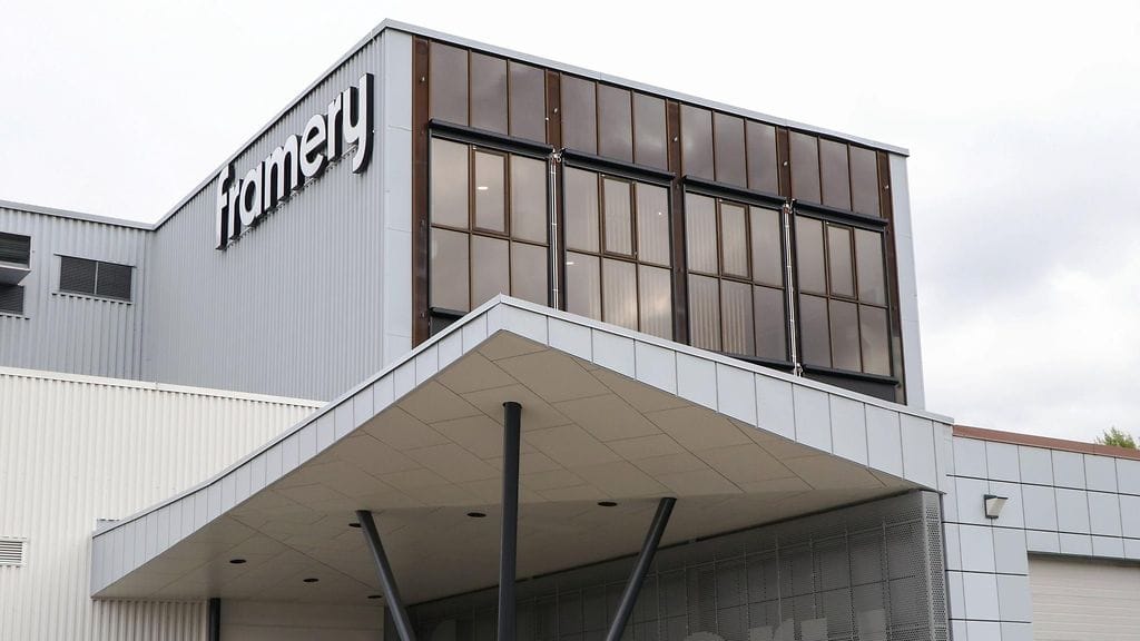 Äänieristettyjä työtiloja tekevän Framery Acousticsin tehdas Tampereella 8. syyskuuta 2021.