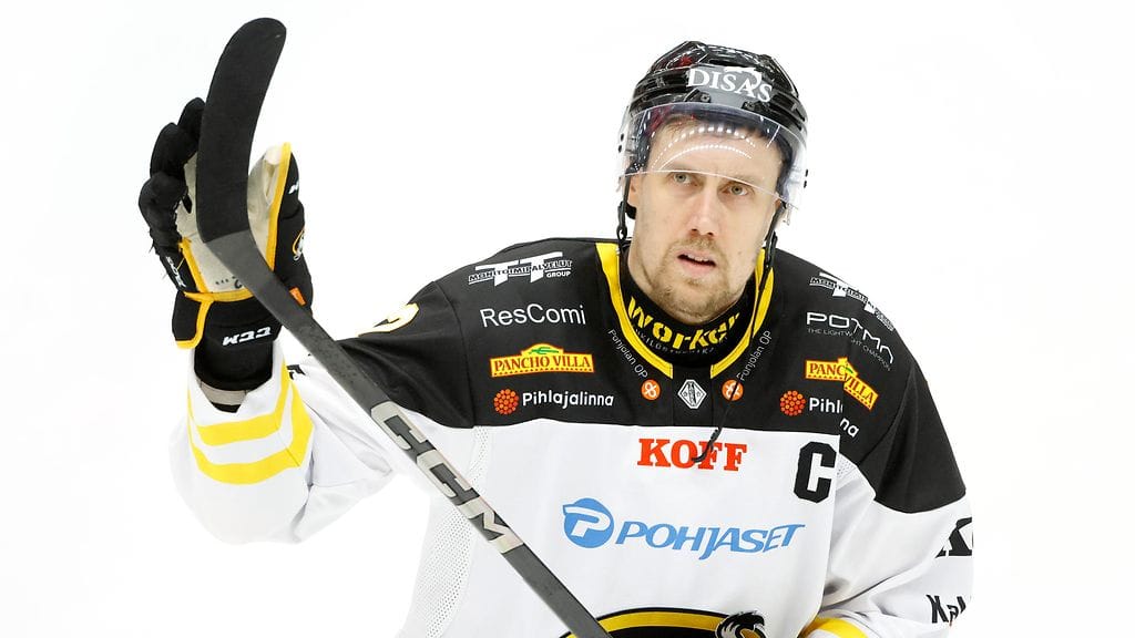 Marko Anttila hyvästeli SM-liigan keväällä 2025. Hän ehti tienata Oulussa mukavat rahat.