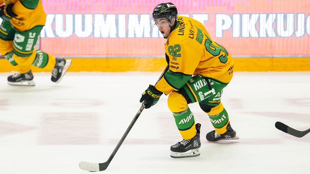 Ilveksen Luke Henmania taklattiin rumasti.