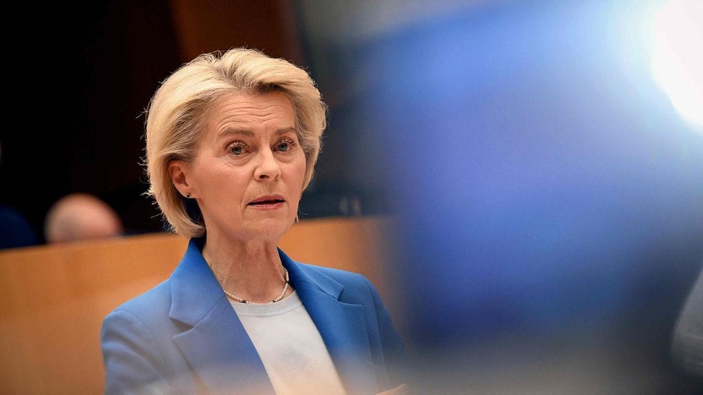 Ursula von der Leyen kuvattuna Euroopan parlamentissa 12. marraskuuta 2025.