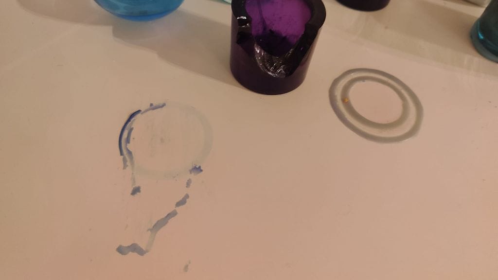 Kivi-kynttilälyhdyt hajosivat kesken juhlien. 3