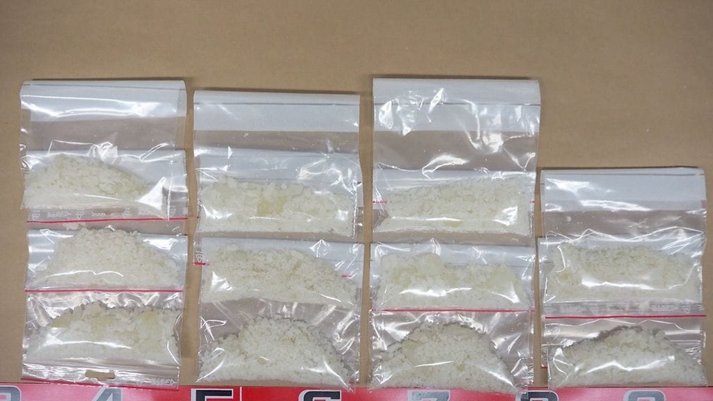 Miesten epäillään tuoneen useita kiloja peukkua Suomeen.