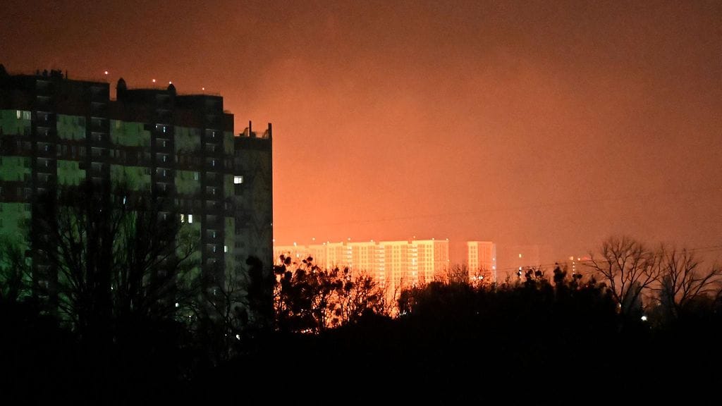 Kiovan pormestarin mukaan ainakin toistakymmentä ihmistä on haavoittunut iskuissa.