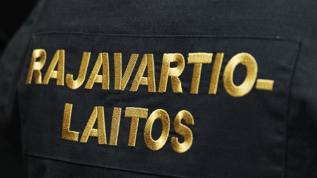 Maahan on rajavartioston mukaan saapunut tutkinnassa olevien yritysten viisumeilla ja oleskeluluvilla yhteensä 179 ihmistä.