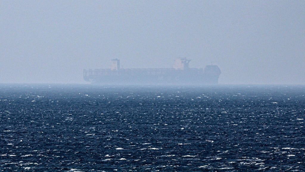 Kuva Hormuzinsalmesta, jossa öljytankkeri kaapattiin. Kuvan alus ei liity tapaukseen.