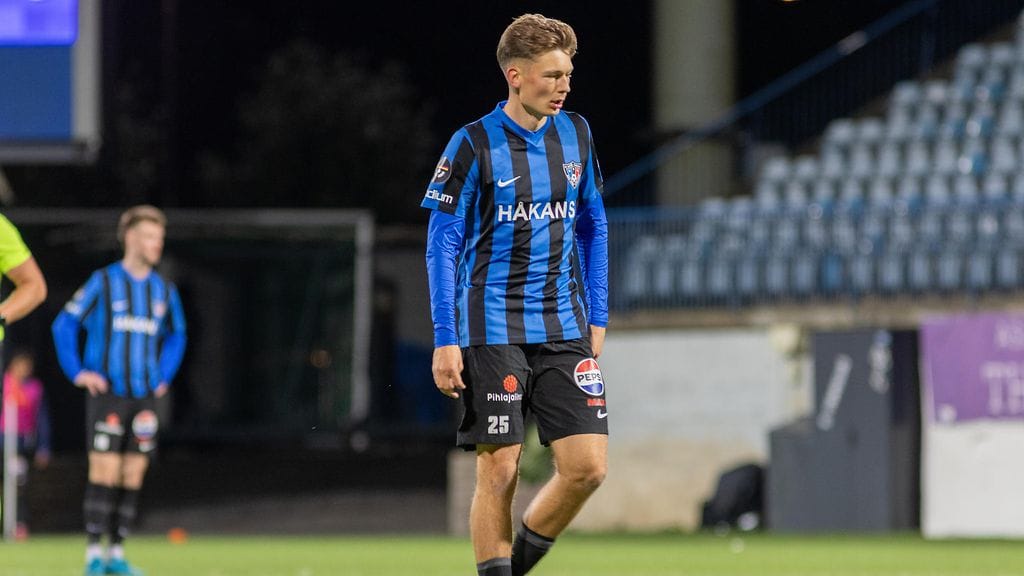 Joonas Kekarainen jatkaa uraansa SJK:ssa.