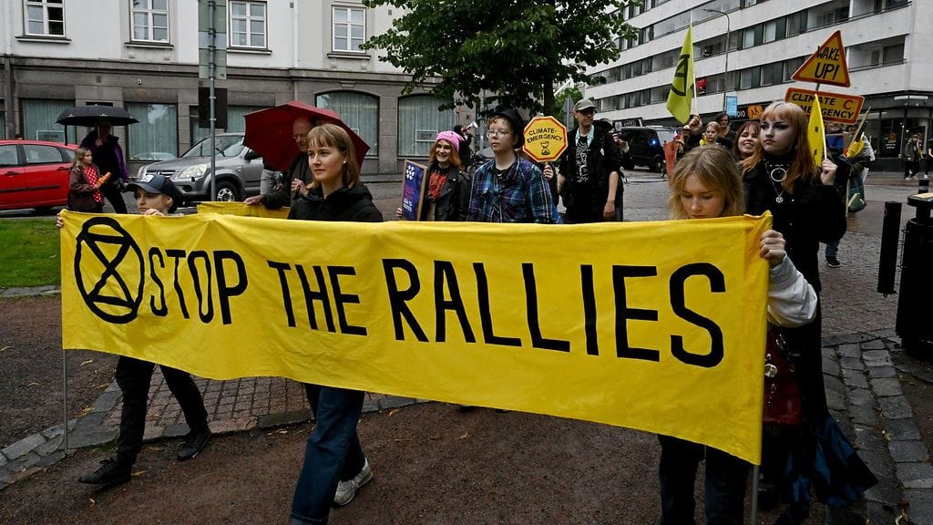 Elokapina Jyväskylä järjesti kolmatta vuotta peräkkäin Rallikapina mielenilmauksen Jyväskylän MM-rallissa 1. elokuuta 2024.