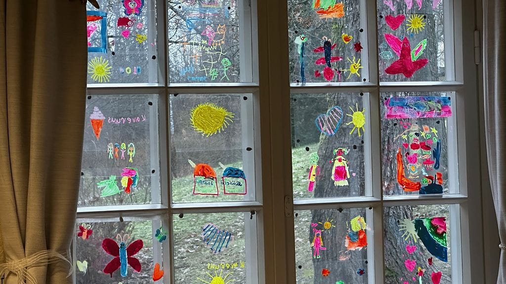 Lasten uv-piirroksia